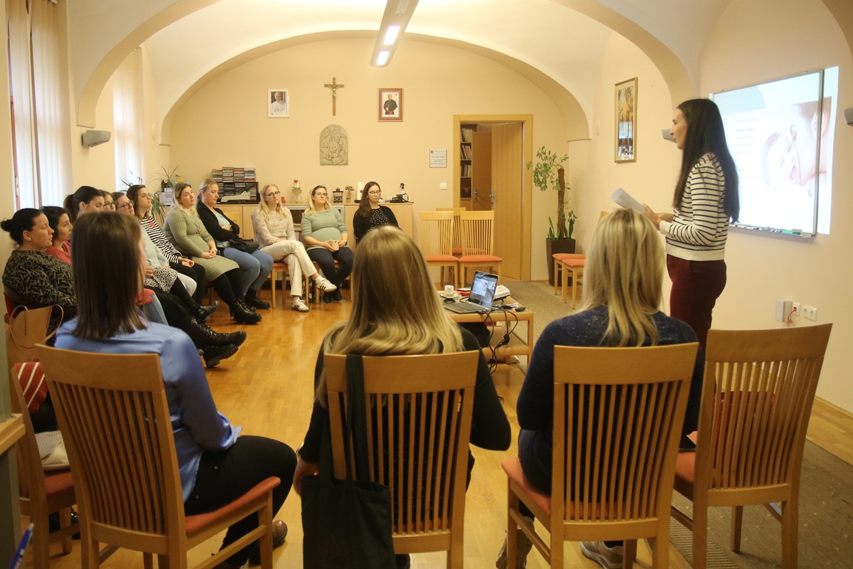 Duhovna priprava kroz trudnoću i za porod održana u Obiteljskom centru Varaždinske biskupije